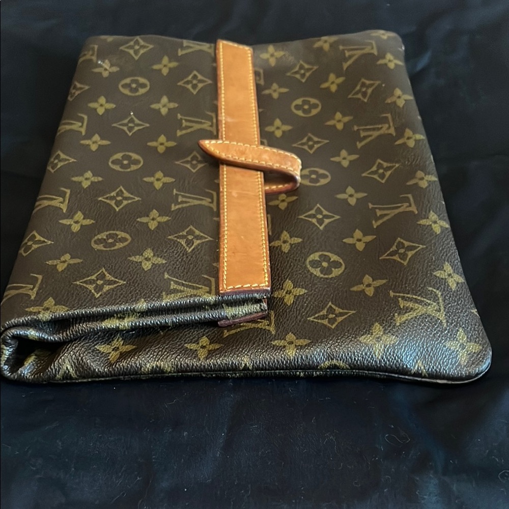 ✨Louis Vuitton Clutch Bag ✨ - Picture 5 of 16